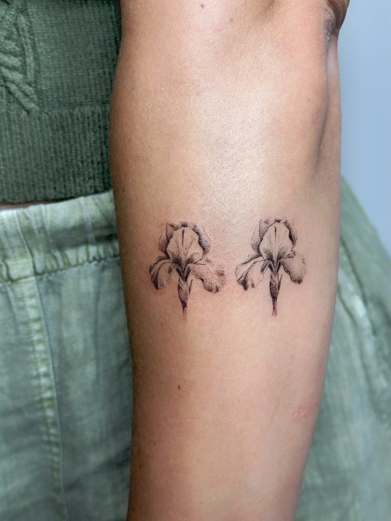 Tattoo artist working at 11 Dots Tattoo Ericeira